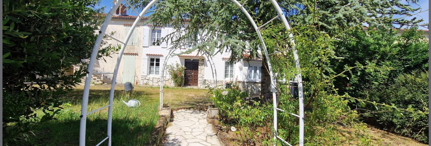 Maison 5 Pièces 119 m² à vendre à Genouillé (17430)