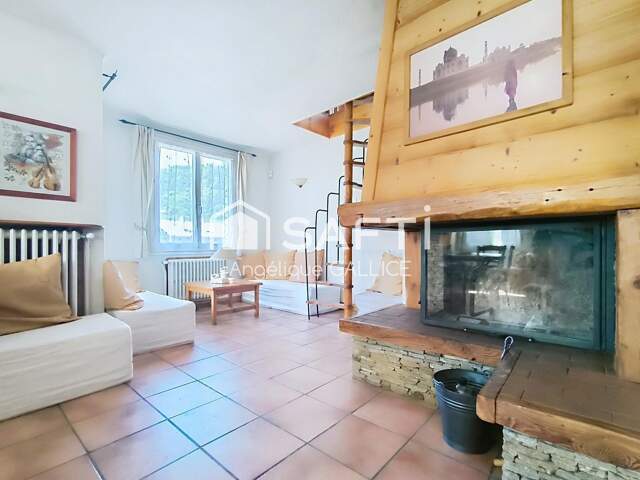 Maison-192m2+ garage-Briançon centre — photo du bien