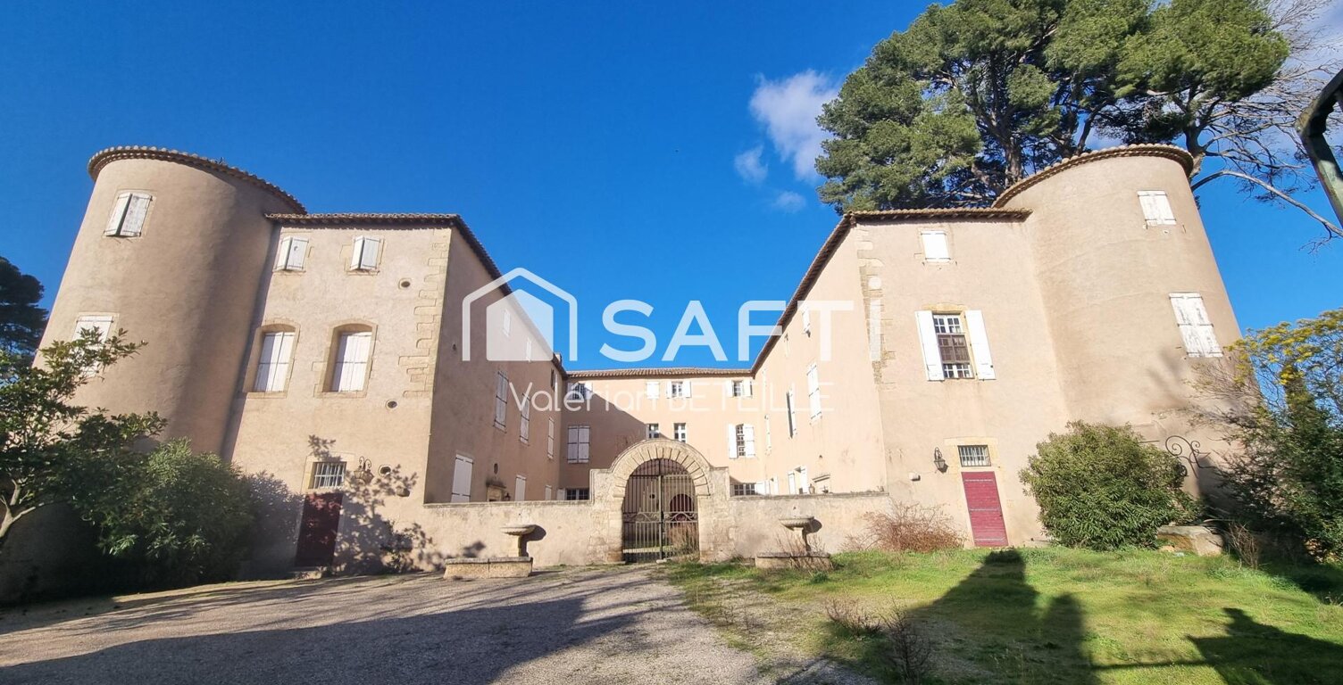 Château Historique à Lézignan-la-Cèbe — photo 1