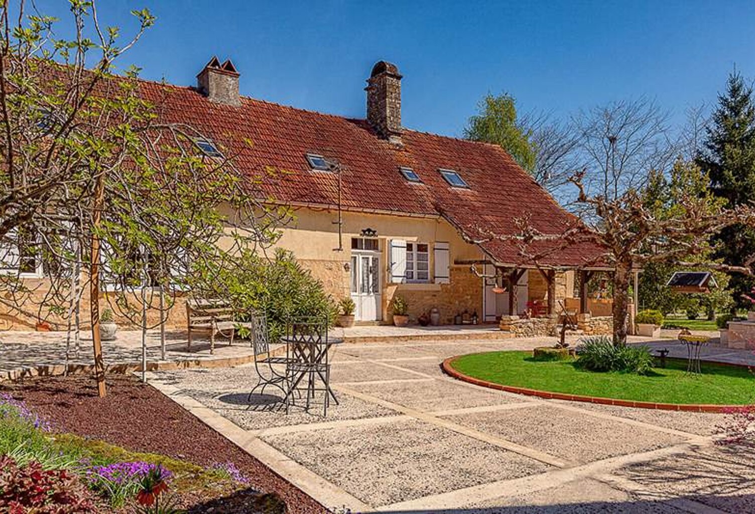 Maison en pierre de 13 pièces principales — photo 1