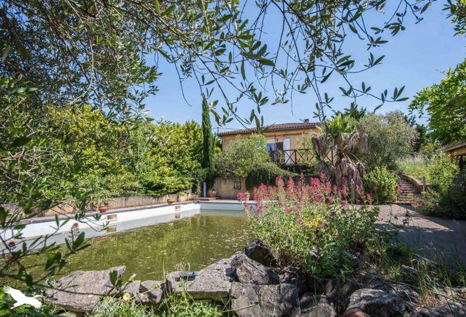 Villa de 7 pièces principales — photo 1