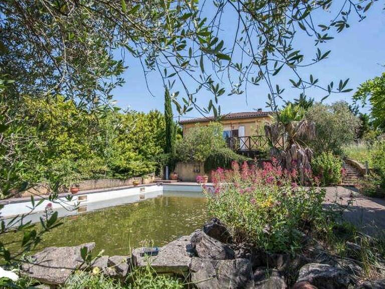 Villa de 7 pièces principales — photo 1