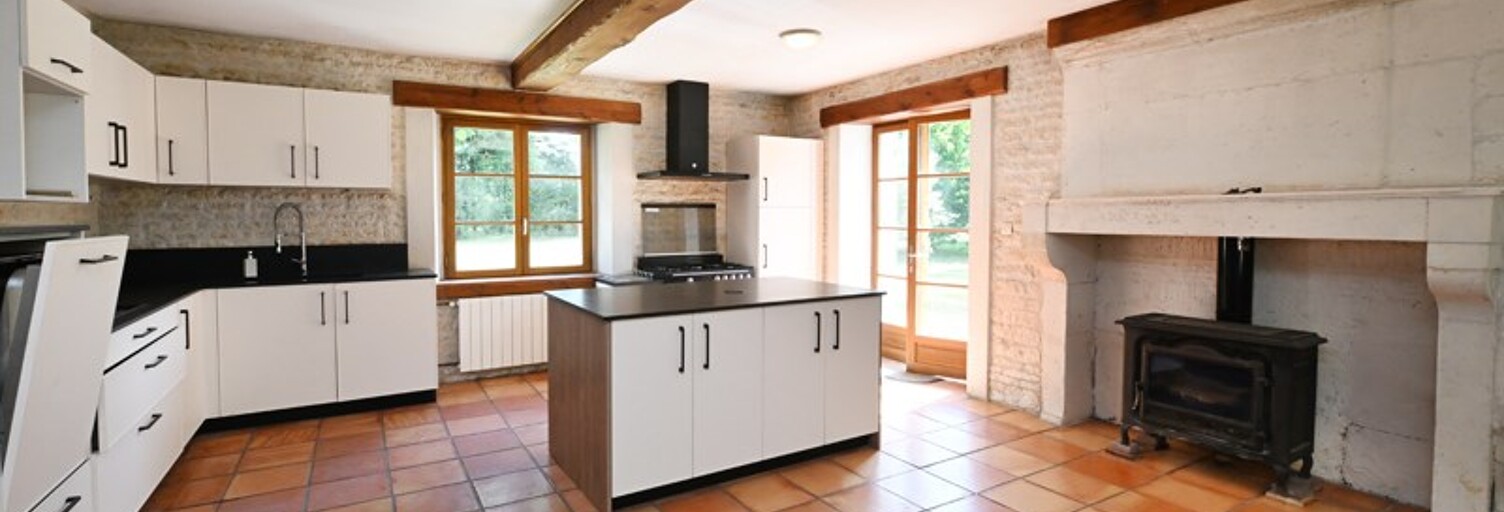 Maison 11 Pièces 390 m² à vendre à Rouillac (16170)