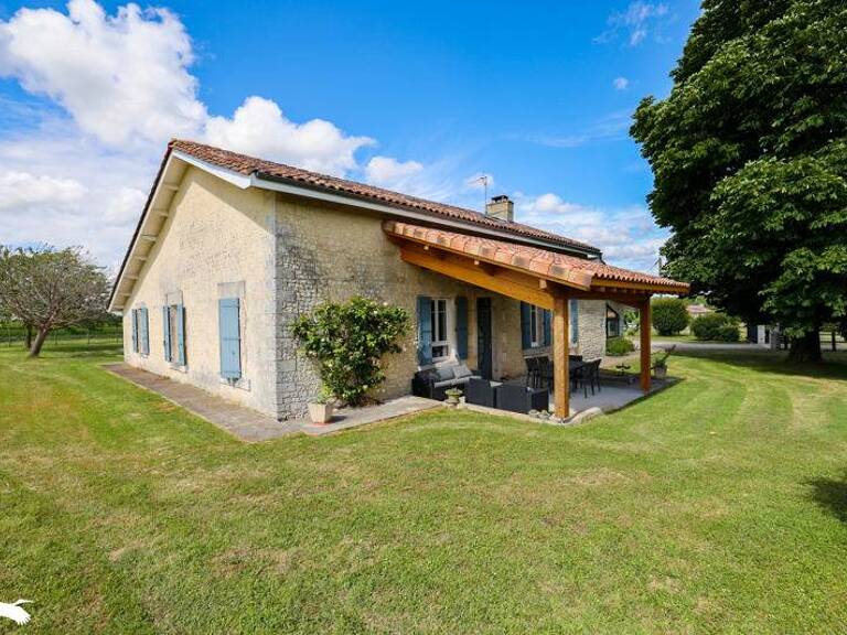 Maison en pierre de 6 pièces principales — photo 1