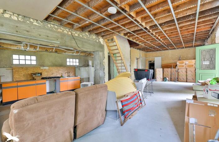 Maison en pierre de 3 pièces principales — photo 2