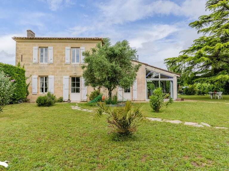 Maison en pierre de 7 pièces principales — photo 1