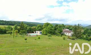 Maison 9 Pièces 211 m² à vendre à La Roche-sur-Grane (26400)