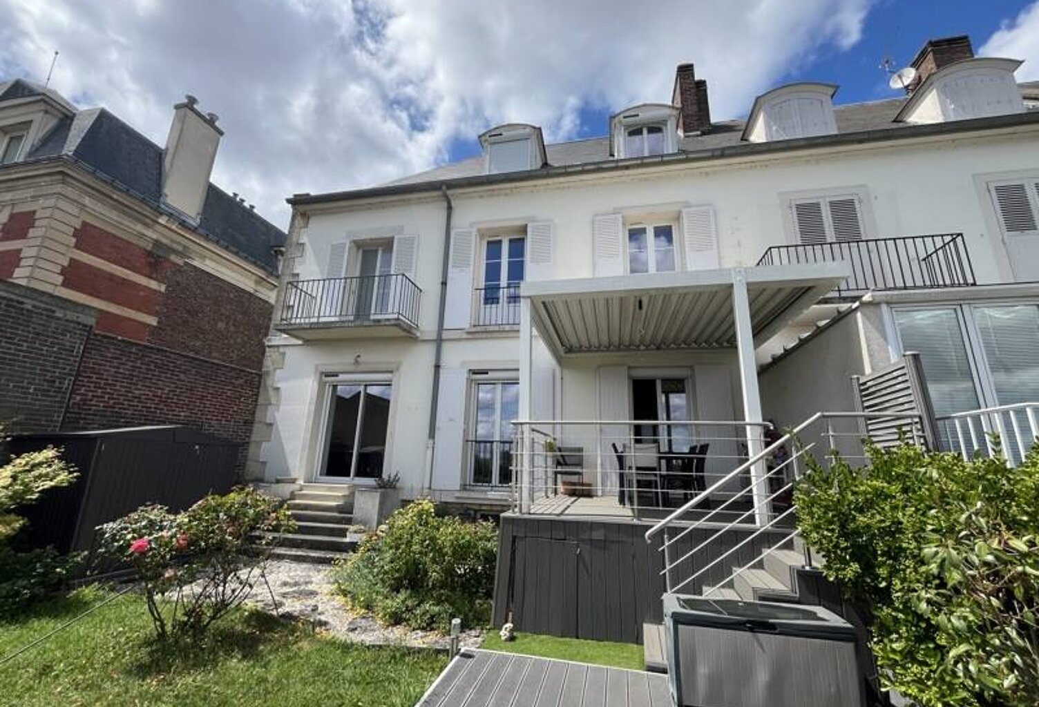 Vente maison 8 pièces 174 m² Pontoise (95300) — photo 1