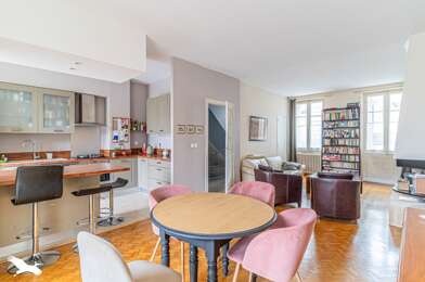 Maison 5 pièces 878560 €