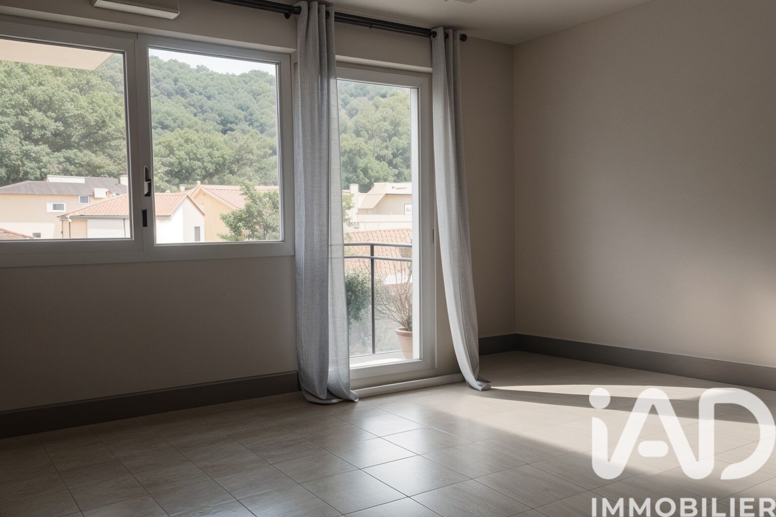 Vente Appartement 3 pièces - Photo 2