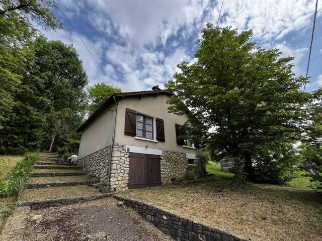 Maison en pierre de 3 pièces principales — photo du bien