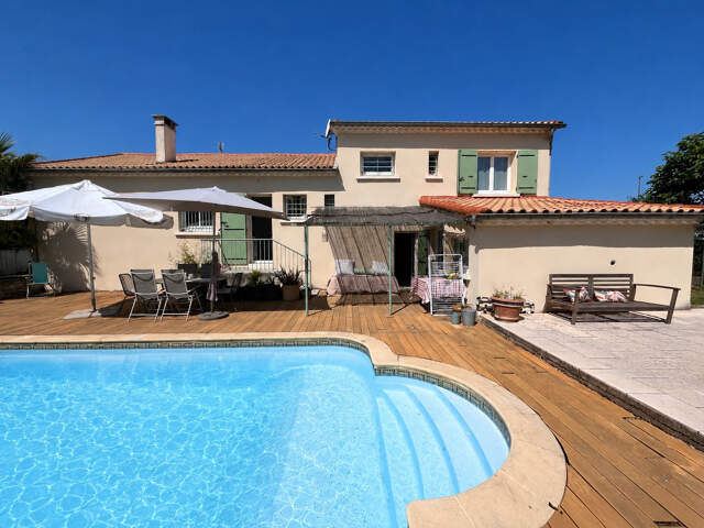MARGUERITTES Villa de 135 m2 avec piscine et garage sur terr — photo du bien