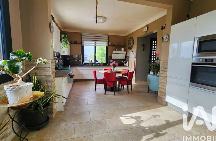 Vente Maison/villa 8 pièces — photo 4
