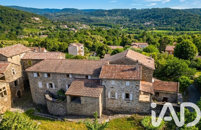 Vente Maison/villa 8 pièces — photo 2