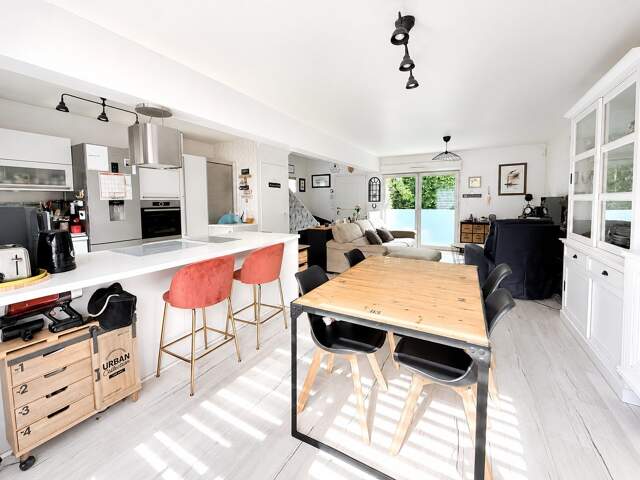 Maison contemporaine aux 2 Lions, 4 Chambres, 2 SdB, Garage. Jar — photo du bien