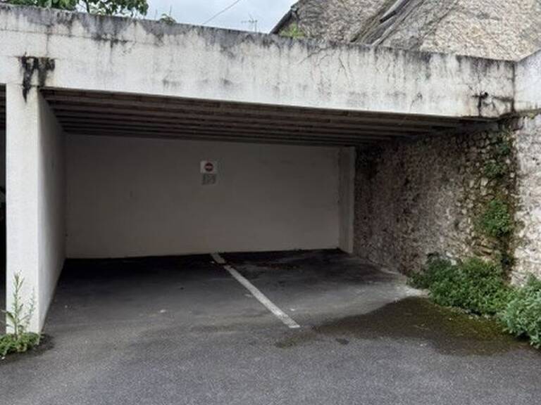 A louer - 2 places de parking couvertes — photo 1