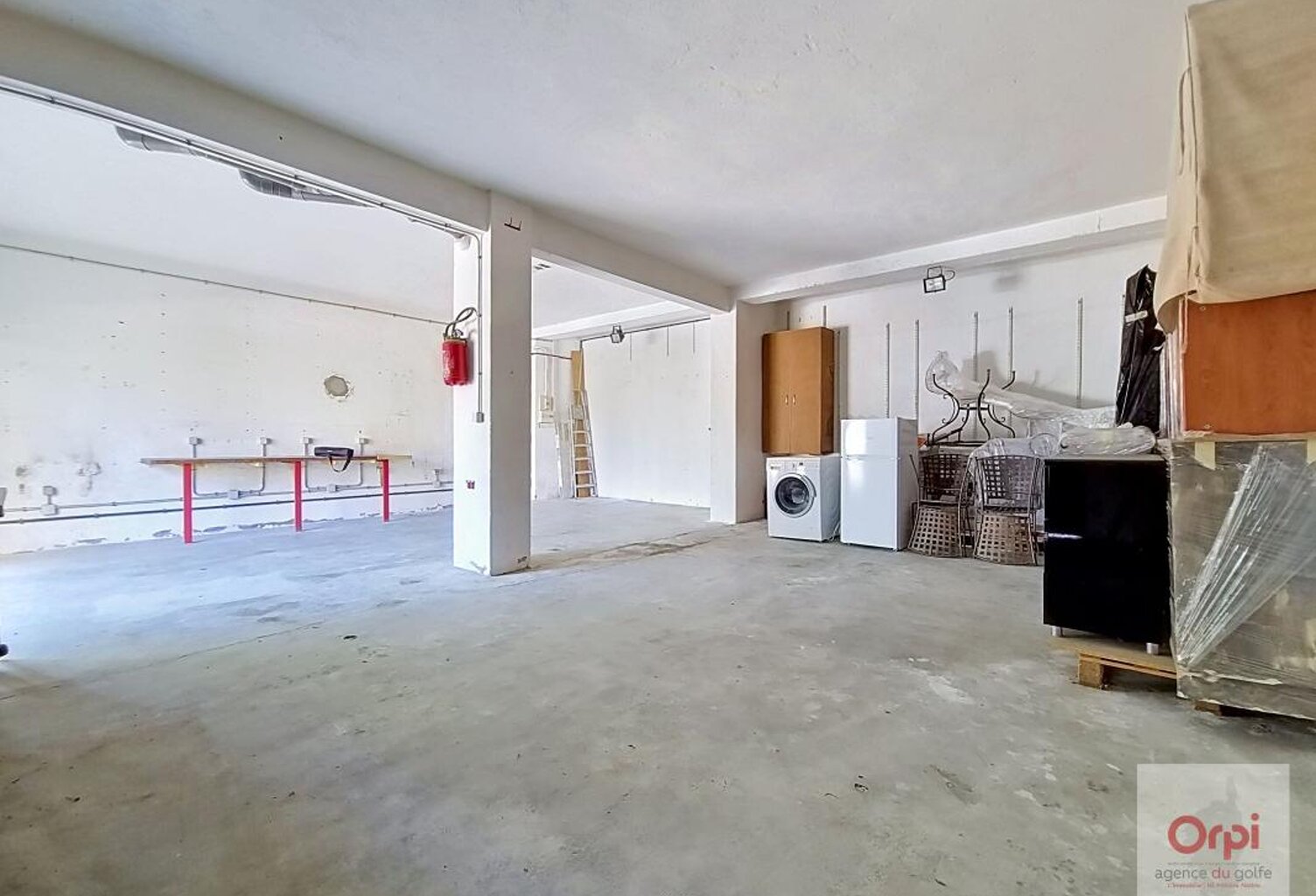 GARAGE / DEPOT À Louer — photo 1