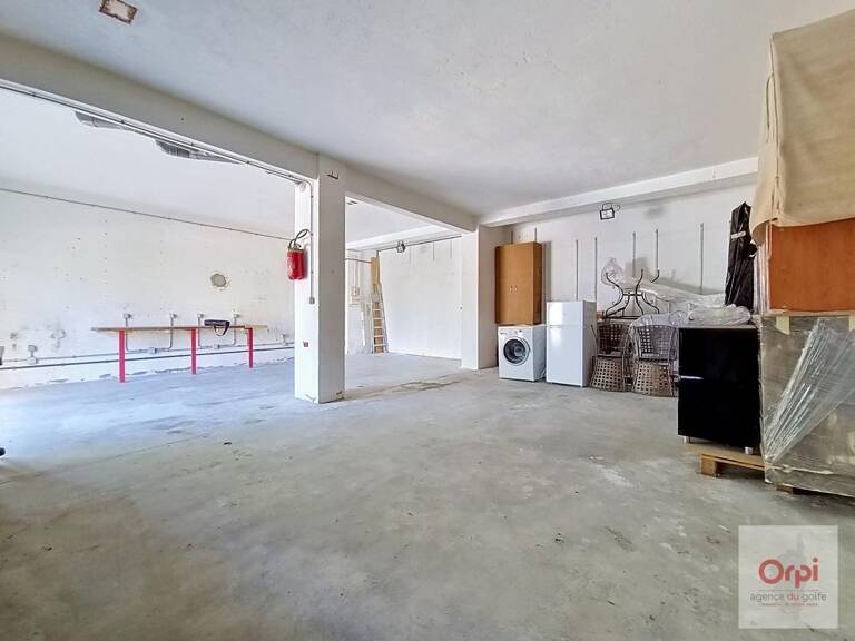 GARAGE / DEPOT À Louer — photo 1