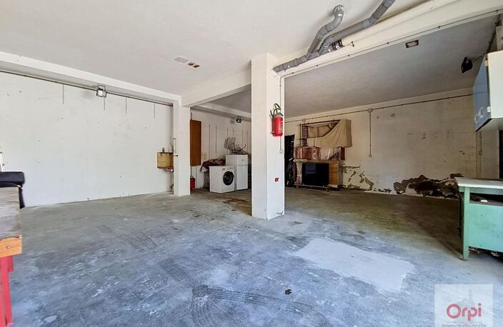 GARAGE / DEPOT À Louer — photo 4