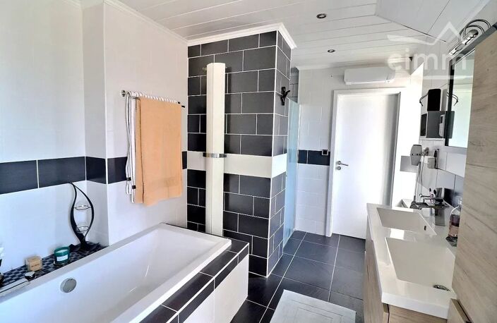 Appartement T6 de 161 m² à FORBACH (Bellevue) — photo 3