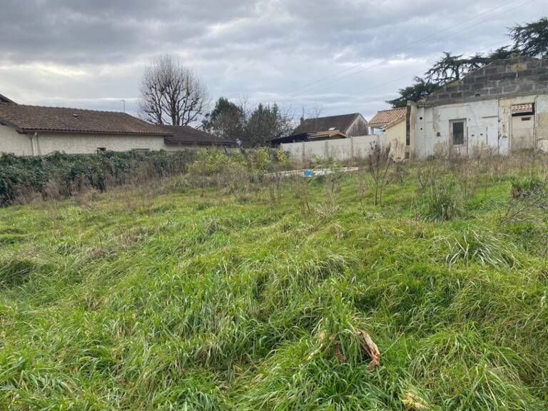 Terrain à bâtir à Baron (33750) — photo 1