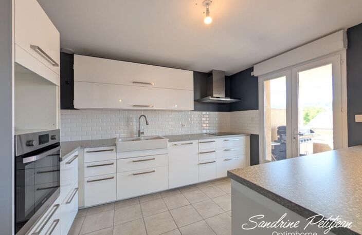 A vendre Appartement T4 91m² - 3 chambres - Terrasse, Garage, Parking - Ambérieu en Bugey — photo 2