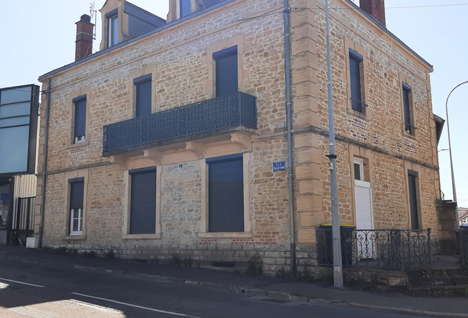 MAGNIFIQUE MAISON EN PIERRE DIVISÉE EN 3 APPARTEMENTS — photo 1