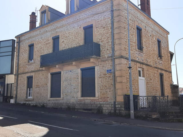 MAGNIFIQUE MAISON EN PIERRE DIVISÉE EN 3 APPARTEMENTS — photo du bien