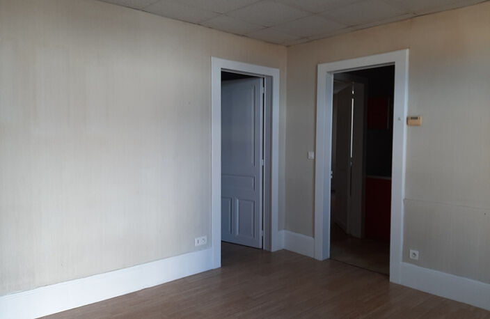 MAGNIFIQUE MAISON EN PIERRE DIVISÉE EN 3 APPARTEMENTS — photo 3