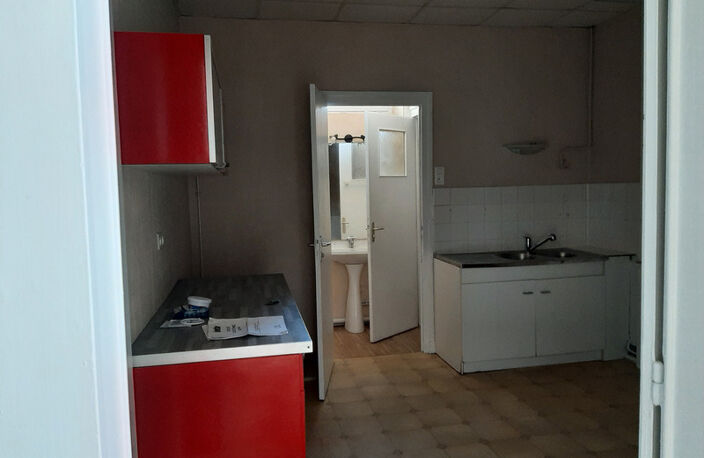 MAGNIFIQUE MAISON EN PIERRE DIVISÉE EN 3 APPARTEMENTS — photo 4