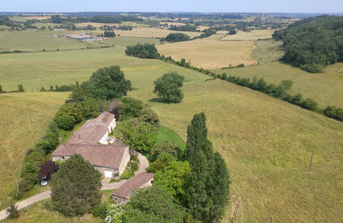 Maison en pierres 210 m² avec dépendances SAINTE COLOMBE DE DURAS — photo 3