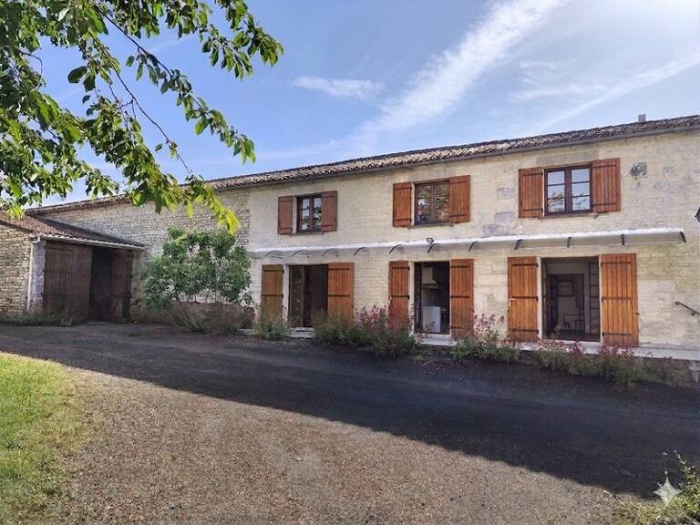 Maison à vendre 7 pièces HIERSAC (16) — photo 1
