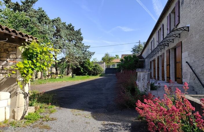 Maison à vendre 7 pièces HIERSAC (16) — photo 3