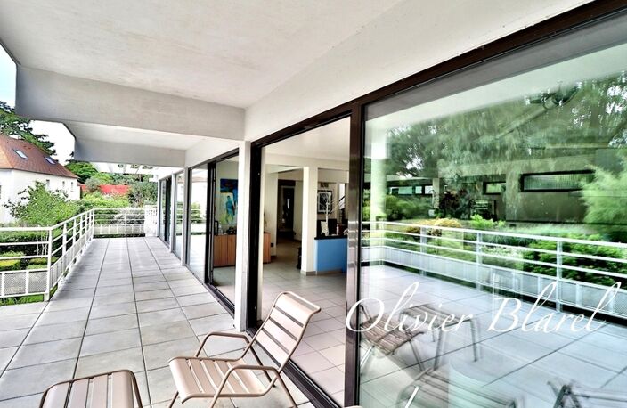 Chatou limite Le Vesinet - Villa d'architecte 8 pièces - Jardin paysagé - Reception cathédrale — photo 4