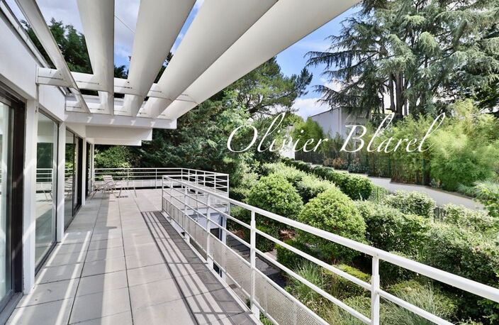 Chatou limite Le Vesinet - Villa d'architecte 8 pièces - Jardin paysagé - Reception cathédrale — photo 5