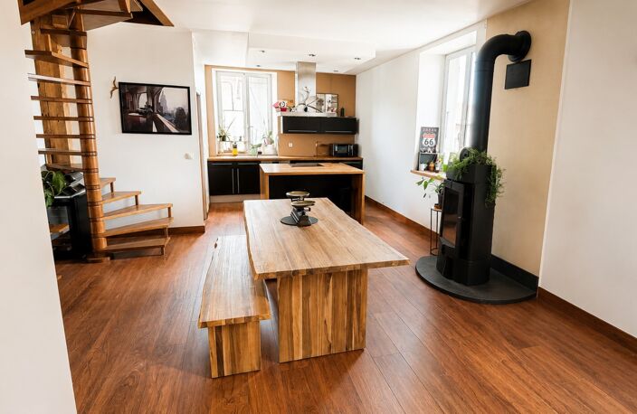 Duplex T3 lumineux avec espace bureau – Dernier étage – Faibles charges – Centre-ville — photo 2