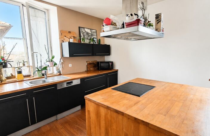 Duplex T3 lumineux avec espace bureau – Dernier étage – Faibles charges – Centre-ville — photo 4