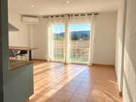 LA CIOTAT (13) – T2 de 43,24 m² au dernier étage avec ascenseur, balcon et vue dégagée — photo 4