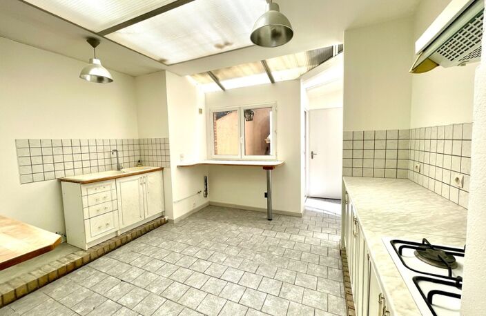 Maison à vendre 3 pièces CALAIS (62), 87m2 , 2 chambres ( possible trois),  cour , rue calme proche centre ville et autoroute — photo 2