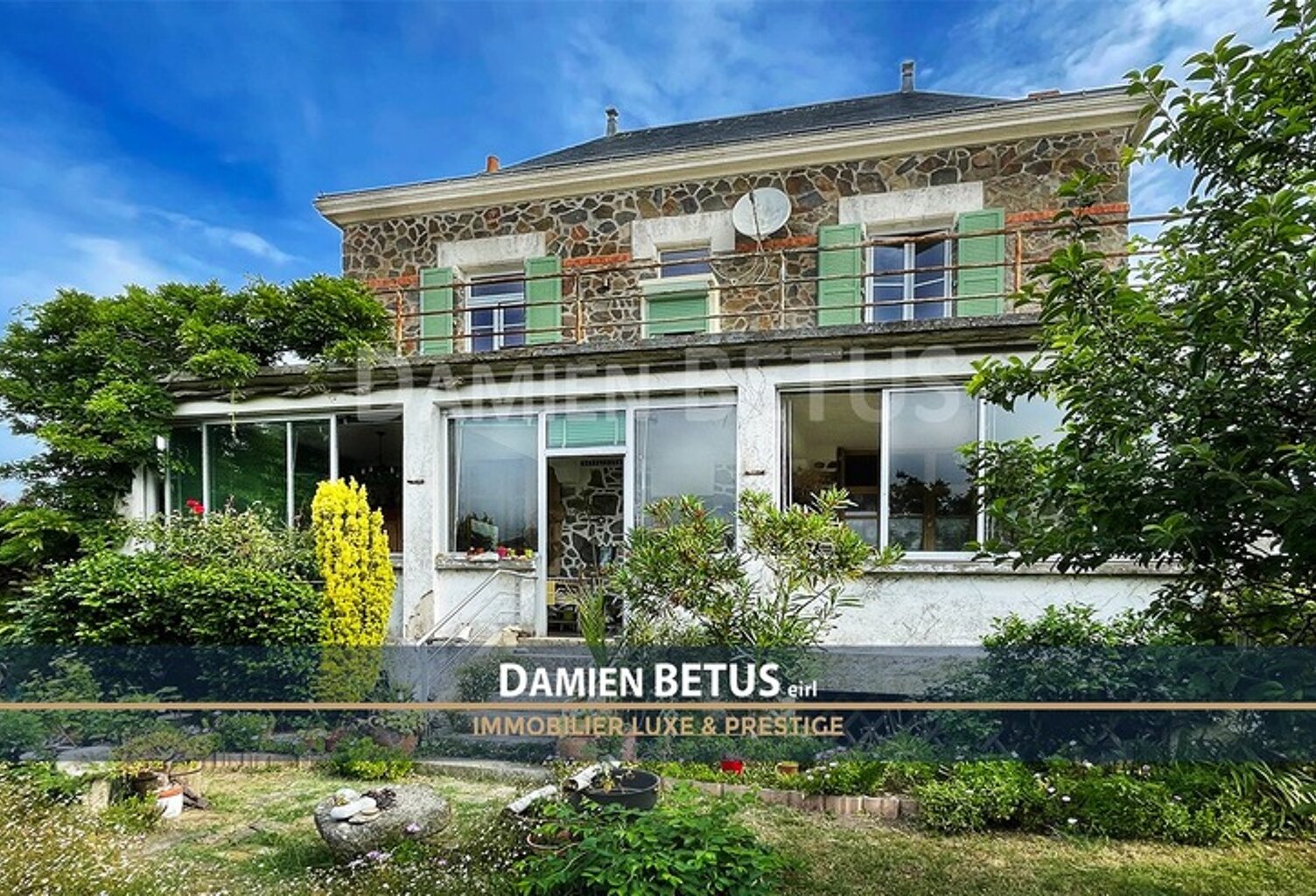 Maison à vendre 10 pièces SAINT GILLES CROIX DE VIE (85), centre-ville, jardin, proche plage — photo 1