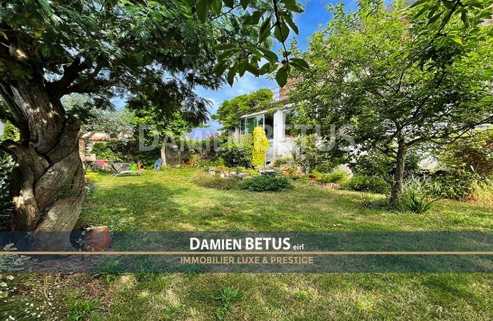 Maison à vendre 10 pièces SAINT GILLES CROIX DE VIE (85), centre-ville, jardin, proche plage — photo 4