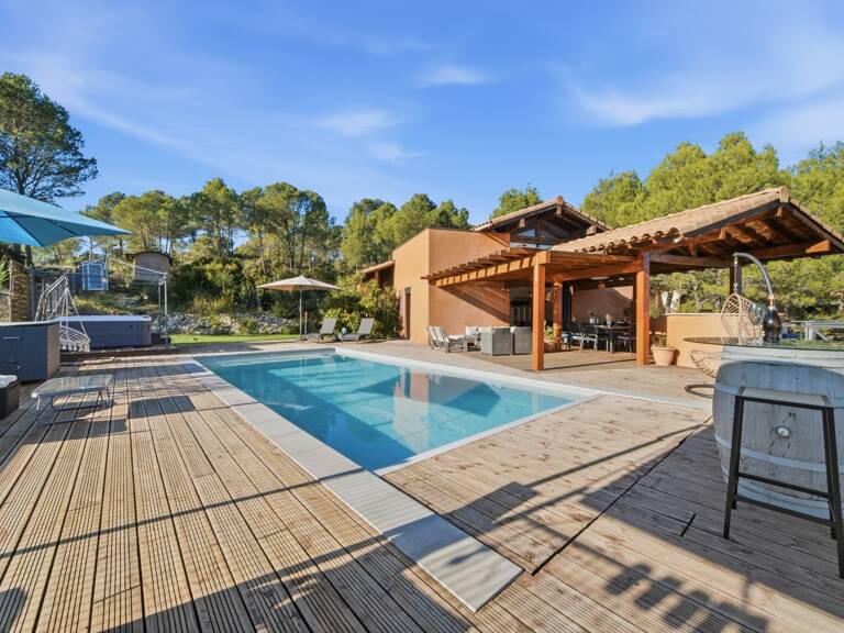 Une vue exceptionnelle, un environnement préservé, une maison pensée pour profiter pleinement de chaque instant — photo 1
