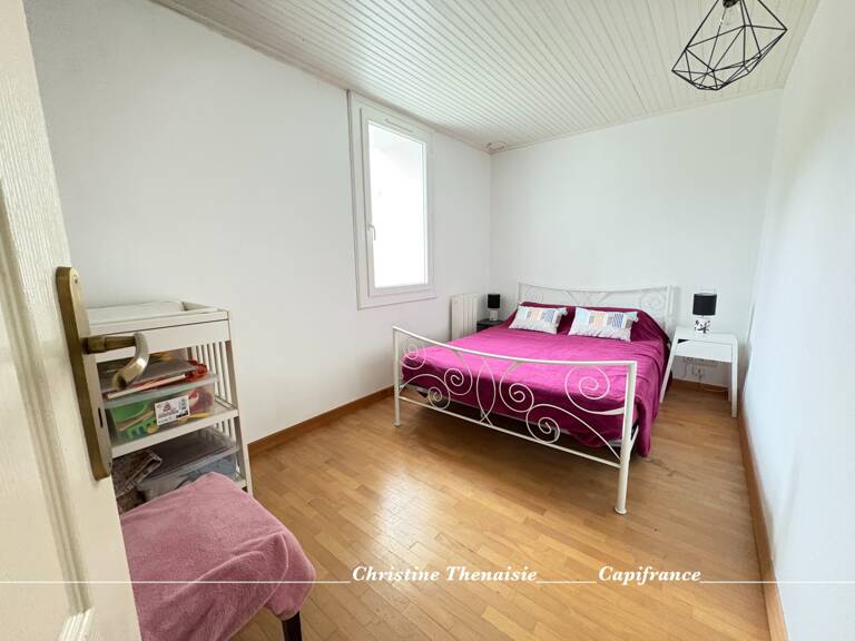 Maison de charme à vendre Plain-pied, 4 chambres dont 3 avec entrées indépendantes, Grand garage, Studio à aménager, 2 entrées sur 1200 m2 de terrain, SAINT HILAIRE DE RIEZ (85) — photo 1