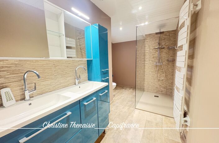 Maison de charme à vendre Plain-pied, 4 chambres dont 3 avec entrées indépendantes, Grand garage, Studio à aménager, 2 entrées sur 1200 m2 de terrain, SAINT HILAIRE DE RIEZ (85) — photo 2