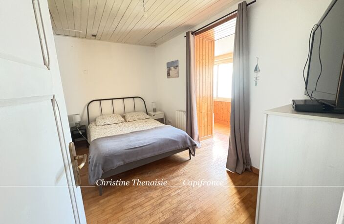 Maison de charme à vendre Plain-pied, 4 chambres dont 3 avec entrées indépendantes, Grand garage, Studio à aménager, 2 entrées sur 1200 m2 de terrain, SAINT HILAIRE DE RIEZ (85) — photo 3