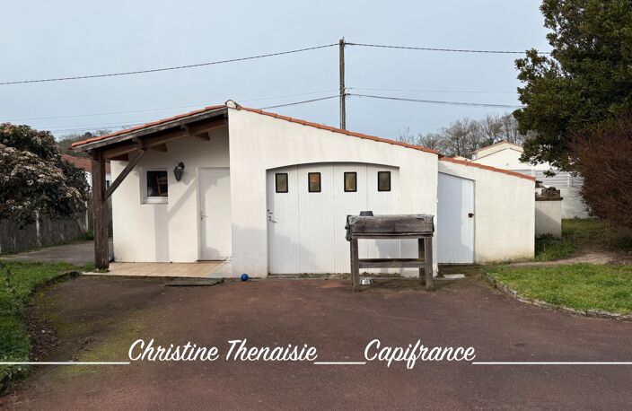 Maison de charme à vendre Plain-pied, 4 chambres dont 3 avec entrées indépendantes, Grand garage, Studio à aménager, 2 entrées sur 1200 m2 de terrain, SAINT HILAIRE DE RIEZ (85) — photo 5