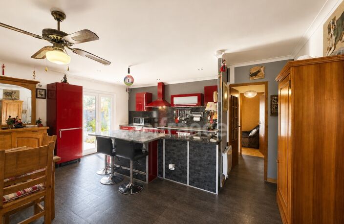 Maison plain pied de 80 m² avec 4 pièces, piscine avec jacuzzi et panneaux solaires à Vergèze — photo 3