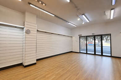 Commerce 2 pièces 146340 €
