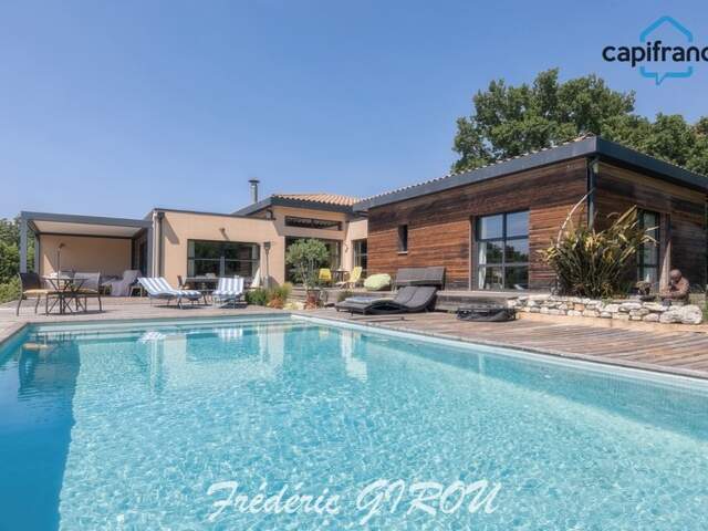 Maison en bois authentique et chaleureuse 6 pièces AIX EN PROVENCE - PUYRICARD — photo du bien