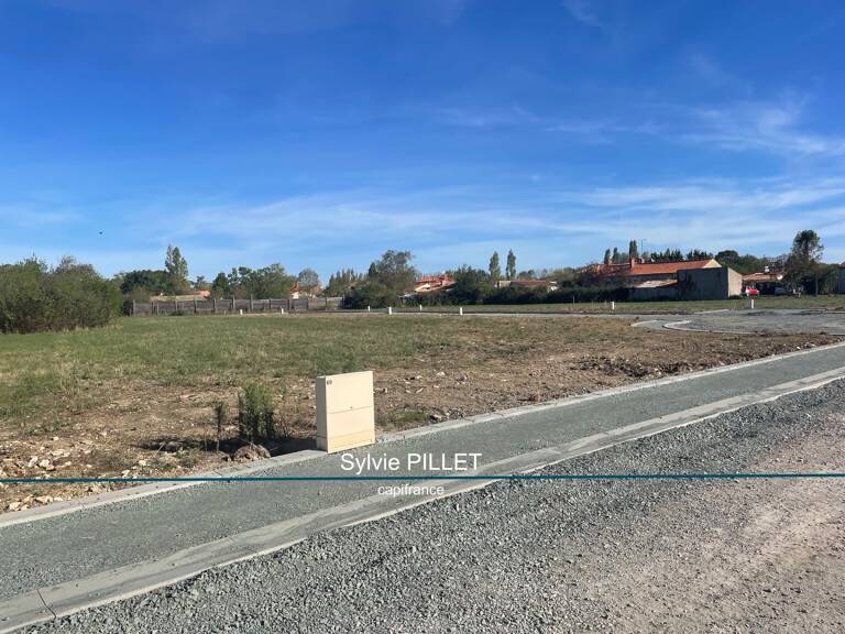 Terrain à vendre de 496 m² PUYRAVAULT EN VENDEE (85) — photo 1
